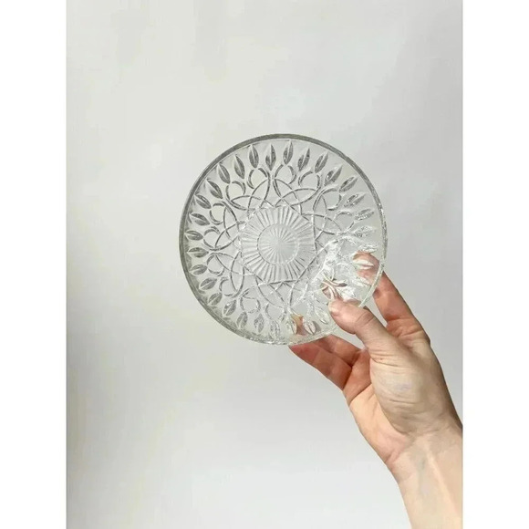 Vintage Pasari Pressed Glass Crystal Woven Pretzel Designed Catchall Bowl - Picture 1 of 8